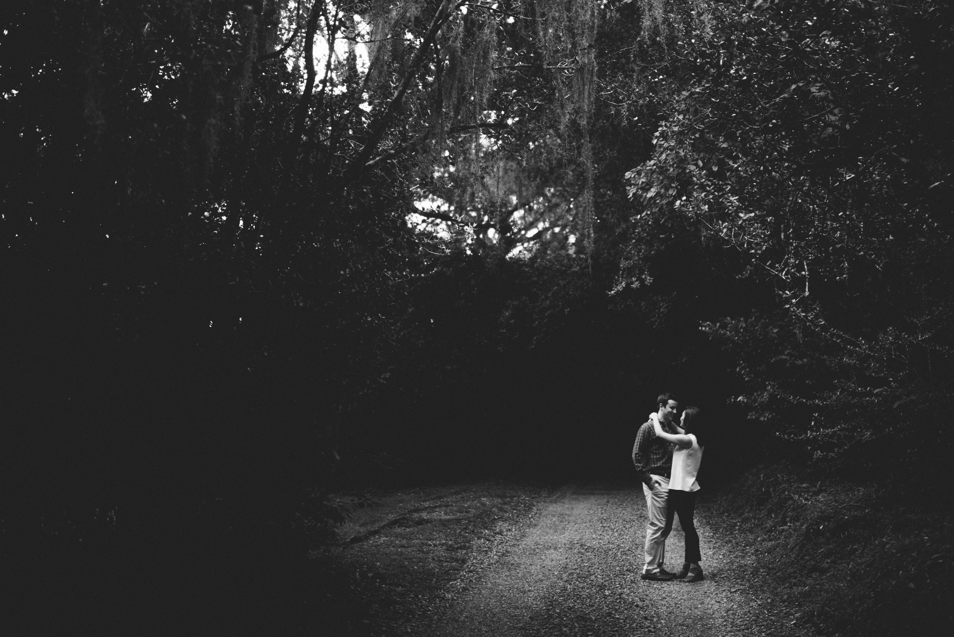 engagement_session_in_the_rain_0067