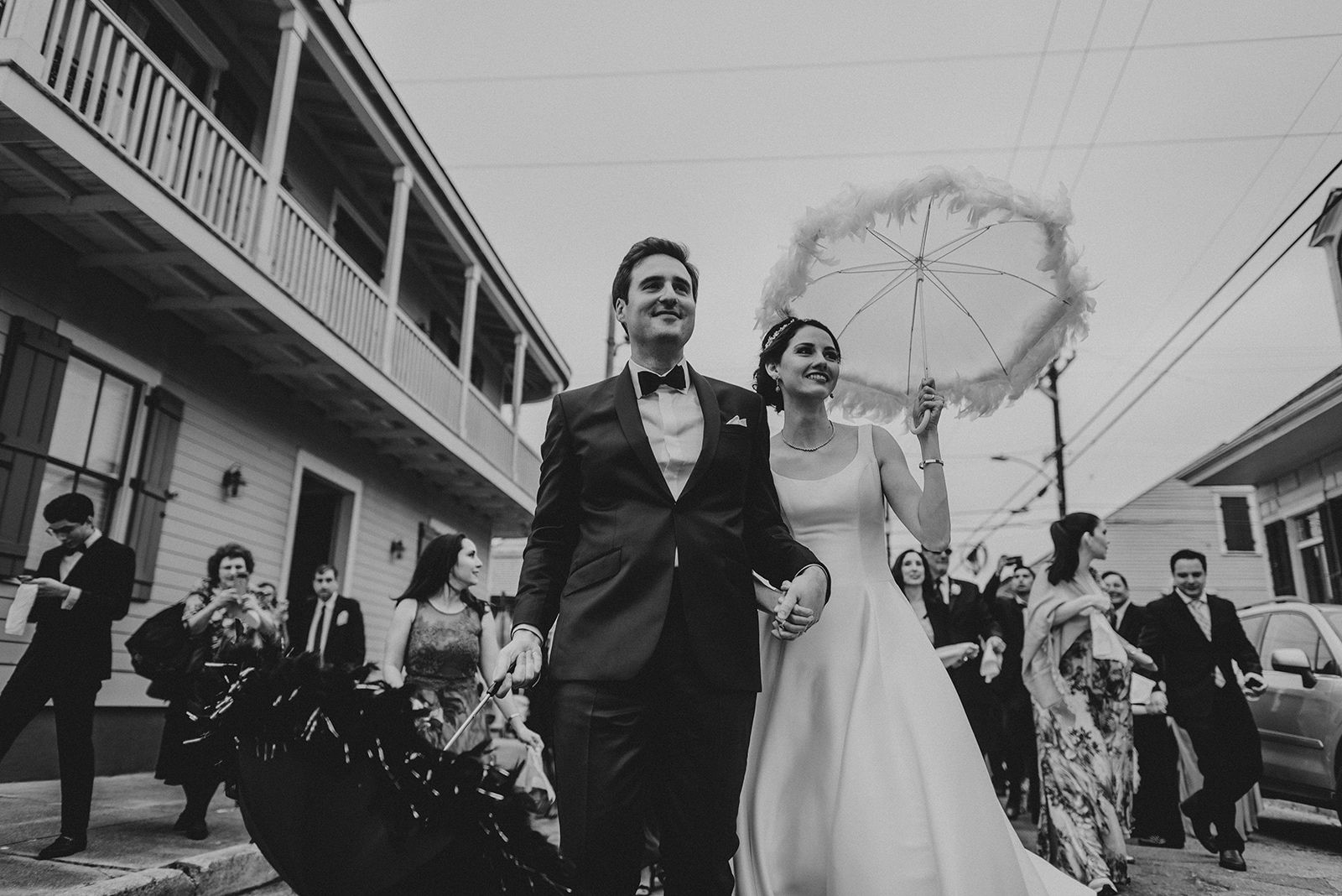 rain, rainy day, rainy wedding, umbrella, bride, groom